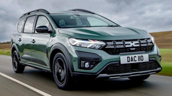 Няма съмнение в това,  Dacia Jogger предлага невероятна стойност за парите. Ако искате семейна кола със седем места, това е много по-евтино от почти всяка друга чисто нова алтернатива. Ще пропуснете от лукса на по-скъпите конкуренти, но не му липсват технологии. 

1,6-литров бензинов двигател работи заедно с електрически двигатели и интелигентна многорежимна скоростна кутия, за да осигури разумна производителност и разход по документи от 4л/100 км. Според  Dacia, Jogger Hybrid може да работи в чисто електрически режим до 80 процента от времето, когато шофирате в града. 

Тук има само един недостатък; базовият бензинов модел е с 3500 евро по-евтин, така че освен ако не изминете огромни километри (или наистина имате нужда от  кола с автоматик), е малко вероятно да възстановите този разход с по-ниски сметки за гориво. Но що се отнася конкректно до хибридите, румънският избор е топ.
